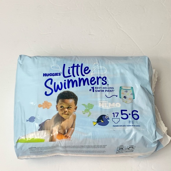 Huggies Finding Nemo Little Swimmers Diapers 17 Count Size 5/6 - Picture 4 of 7